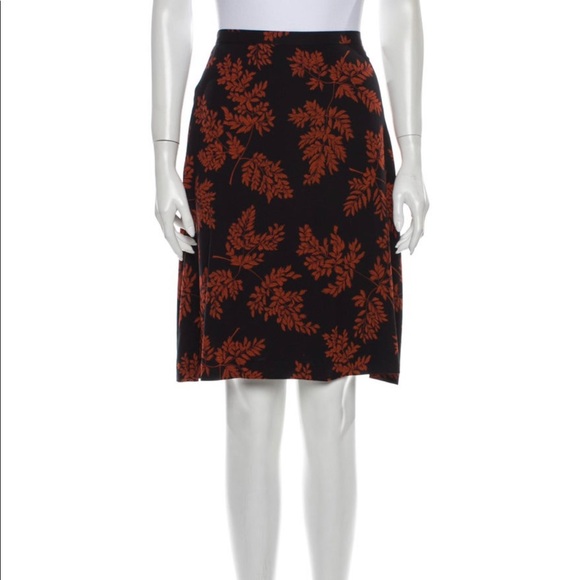 🚫SOLD🚫 D&G Black & Orange Floral Silk Skirt IT 42 EUC - Picture 2 of 5